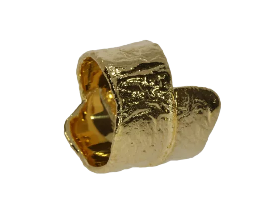 Breiter Ring gelbgolden mit rauher Struktur 925 Silber