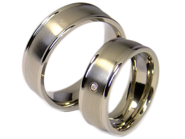 Model Andre - 2 wedding rings made of titanium