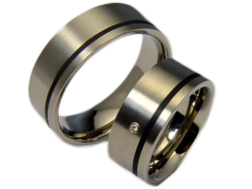 Model Faith - 2 wedding rings made of titanium