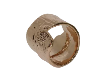Breiter Ring rosegolden mit rauher Struktur 925 Silber