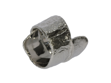Breiter Ring rhodiniert mit rauher Struktur 925 Silber
