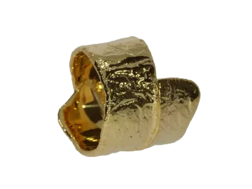 Breiter Ring gelbgolden mit rauher Struktur 925 Silber